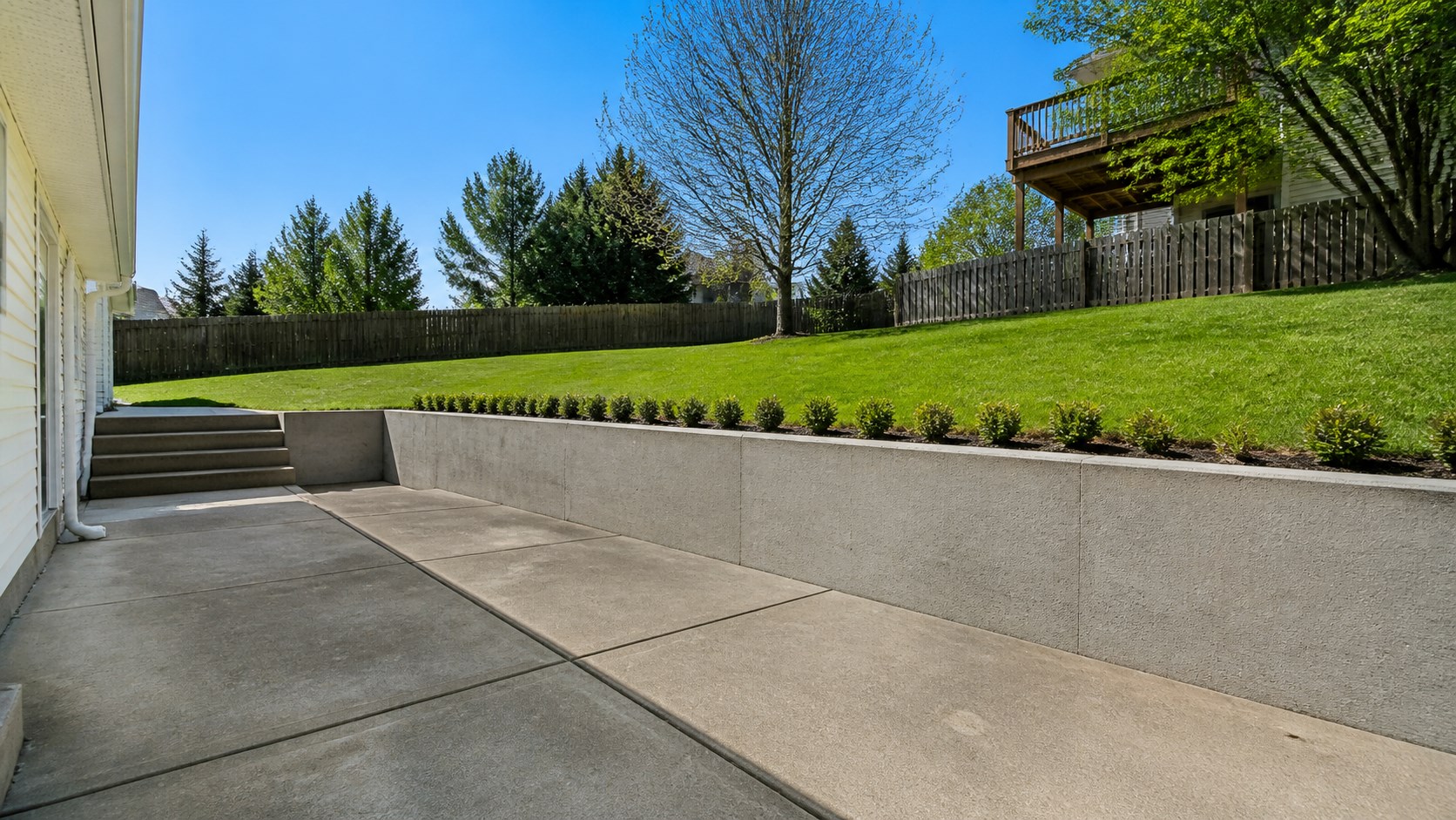 Concrete retaining wall and patio project in White Horse, NJ
